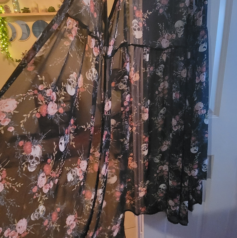 Hot Topic Hi-low Skull Rose Duster